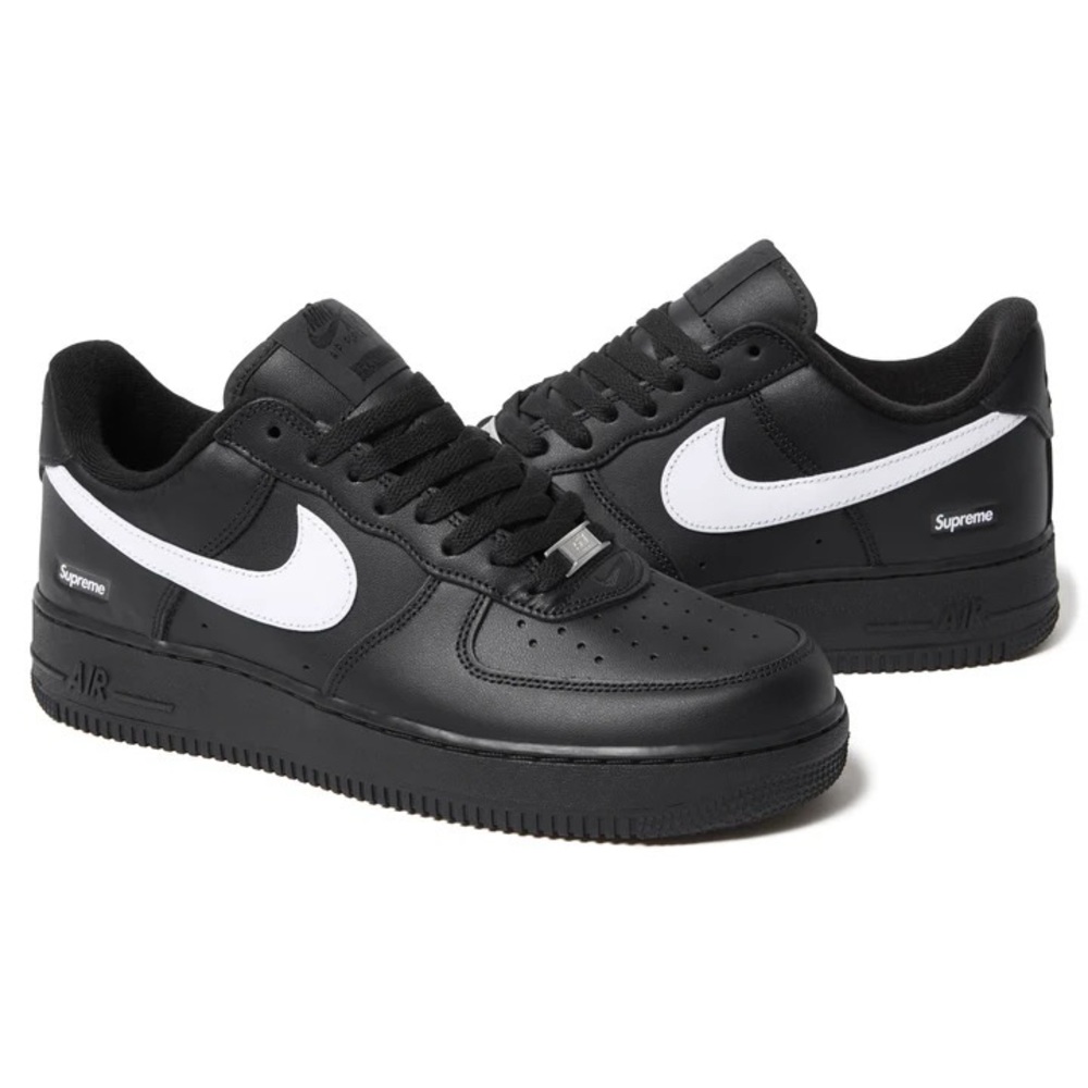 Supreme®/Nike® Air Force 1 Low
Black